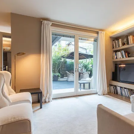 Apartment Escape - Charm In The Heart Of The Iseo