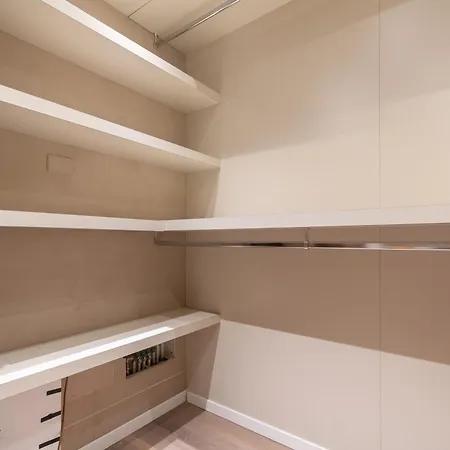 Apartment Escape - Charm In The Heart Of The *