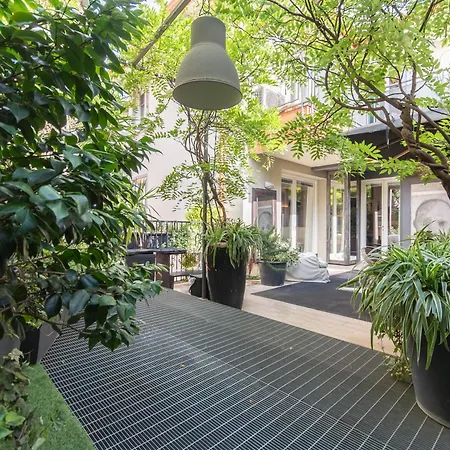 Apartment Escape - Charm In The Heart Of The Iseo