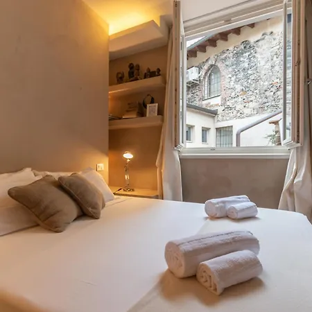 Escape - Charm In The Heart Of The * Iseo