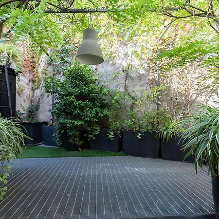 Escape - Charm In The Heart Of The Apartment *